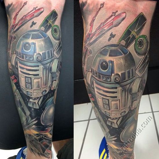 R2 D2 и истребитель