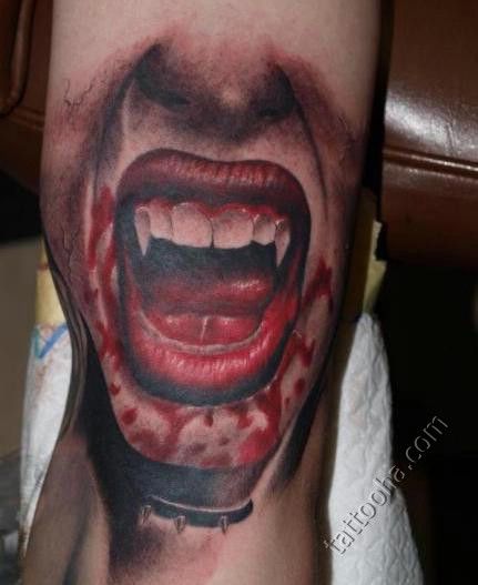 Окровавленный рот вампира