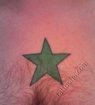 Зеленная звезда на груди