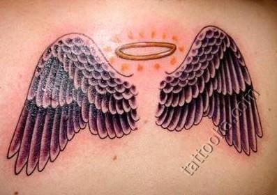 Ангельские крылья на спине