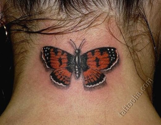 Бабочка махаон на шее