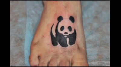 Панда на ступне