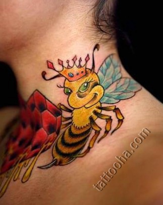 Пчела с сотой меда